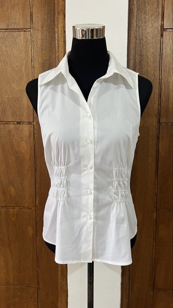 Ann Taylor Sleeveless Top (Category: Blouses) located in Bacoor. Submitted by pktd10 (Listing ID 1439364386, Image 2). Description: .