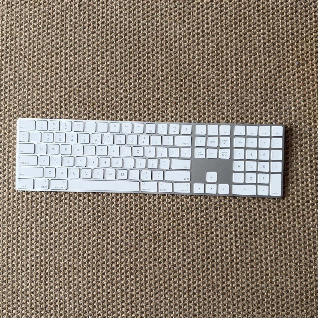 Apple Magic Keyboard with Numeric Keypad460940158625402880
