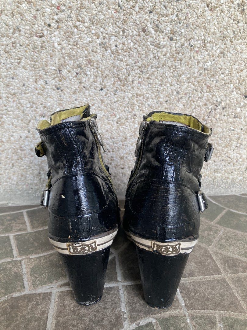 Ash Buckled Wedge Sneakers (Category: Sneakers) located in Rizal. Submitted by vi0l3t_j9m (Listing ID 1439342594, Image 3). Description: - repainted (originally color green as you can see in the interior of the shoe) - has overlapping paints - 8/10 condition - heel problem (just need to glue it down) - 4 inches heel - size 38 - see photos for actual when worn *negotiable for sure buyer!.
