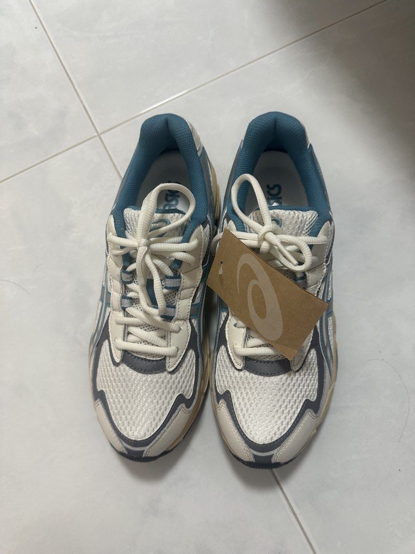ASICS Gel NYC 2055 (Category: Sneakers) located in Singapore. Submitted by sperkels (Listing ID 1439388292, Image 3). Description: .