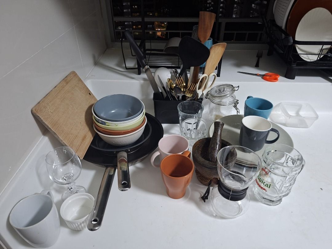 Assorted Kitchen Utensils and Dishware Bundle461378686162708480