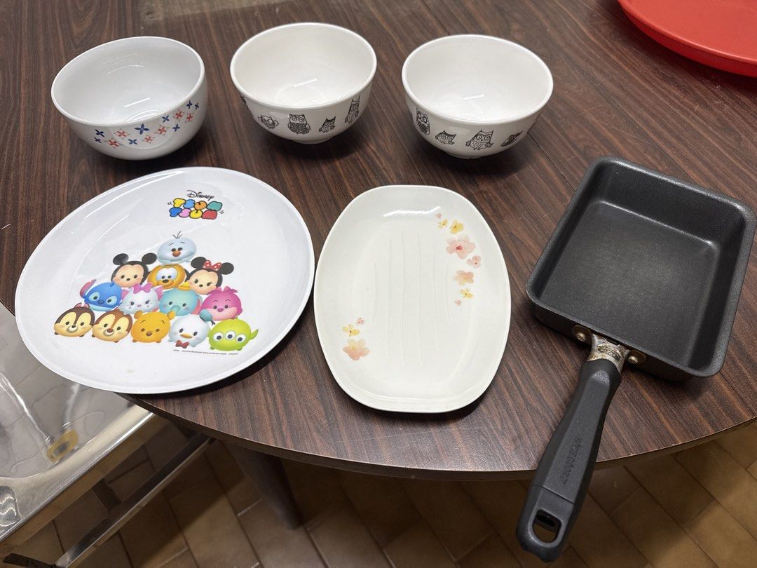 Assorted Kitchenware Set - Bowls, Plates, and Pan461234661638819840