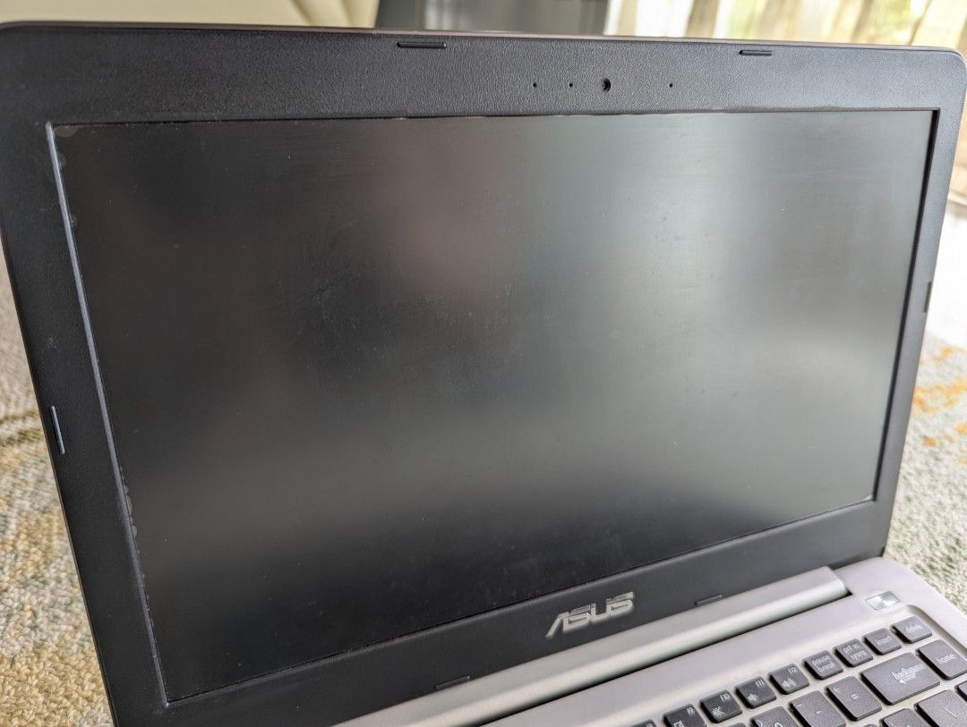 ASUS Laptop - Like New Condition461426115027947522