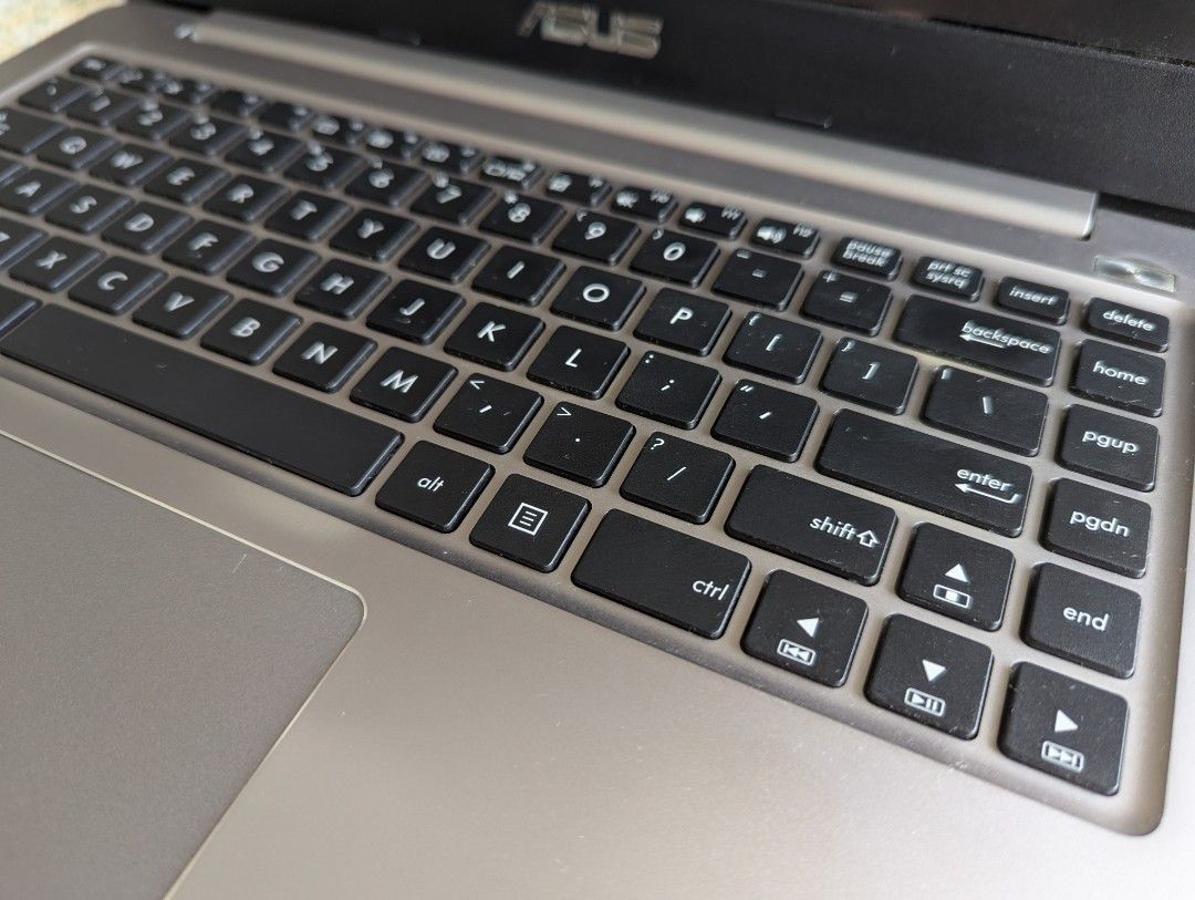 ASUS Laptop - Like New Condition461426115027947523