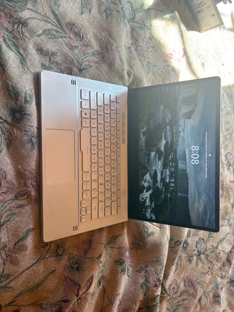 ASUS ROG Zephyrus Laptop460825059216609281