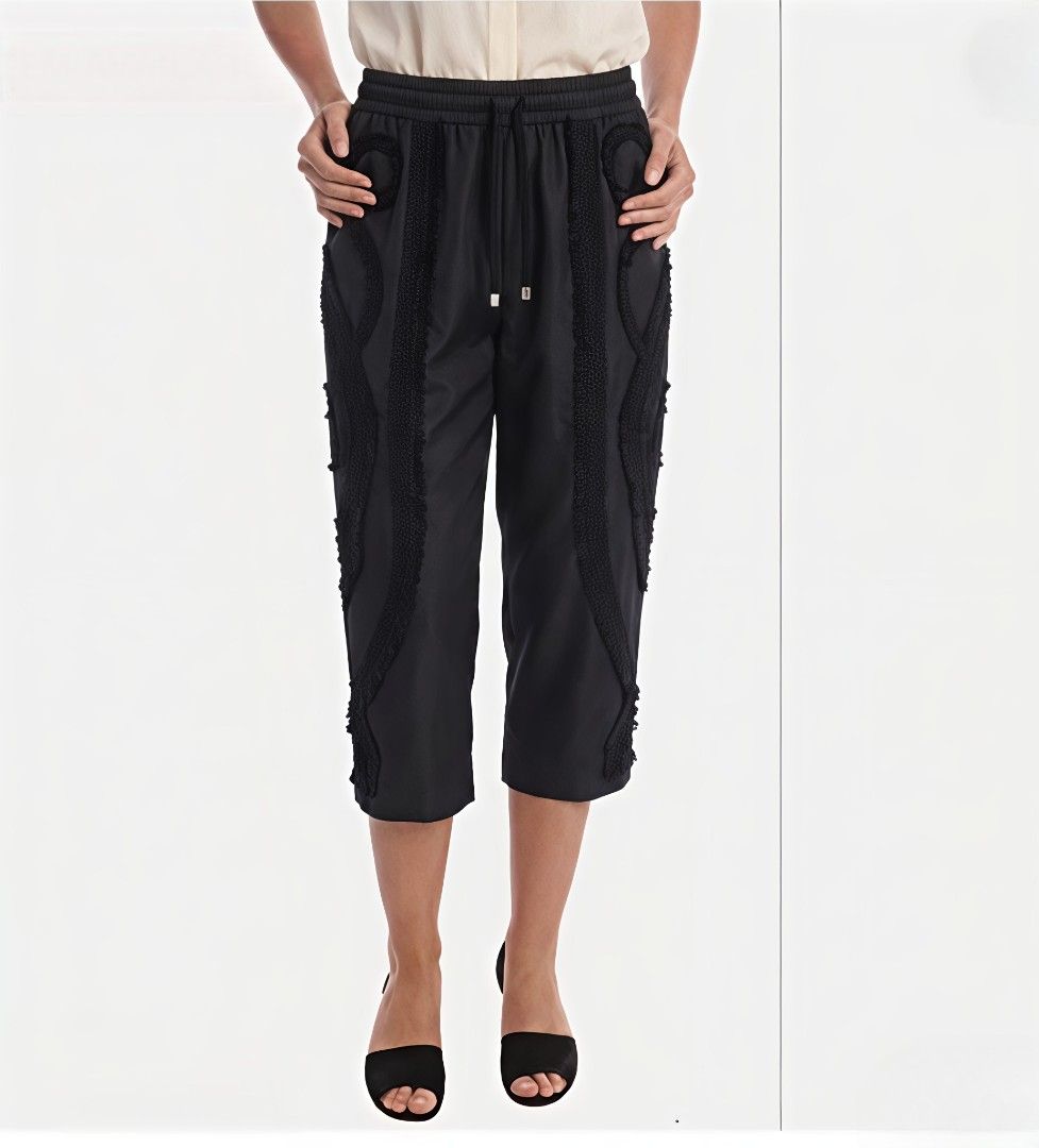 AUTHENTIC DOLCE & GABBANA TORERO CAPRI DESIGN 3/4 PANTS (Category: Luxury Apparel) located in Magalang. Submitted by itskate_cc (Listing ID 1439296961, Image 1). Description: AUTHENTIC ITEM – Excellent Condition (10/10) 📏 Actual Measurements (in inches): Waist: 30" (stretches up to 34") Length: 30" Thigh: 12.5" Leg Opening: 8" 👖 Fit: Large ✨ Condition: Excellent (Like New) ❗ Issue: None 💬 Feel free to message me for any sizing questions. I’m h