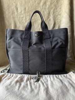 (Category: ) located in . Submitted by ThriftCentralShop (Listing ID 1439268420, Image 1). Description: .