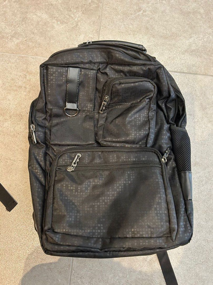 Backpack (Category: Backpacks) located in Kangar. Submitted by lovewarehouseee (Listing ID 1439293074, Image 3). Description: .