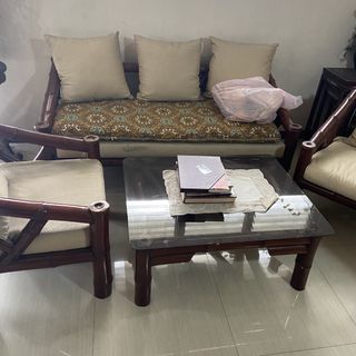 (Category: ) located in . Submitted by furniture_seller_jay (Listing ID 1439279068, Image 1). Description: .