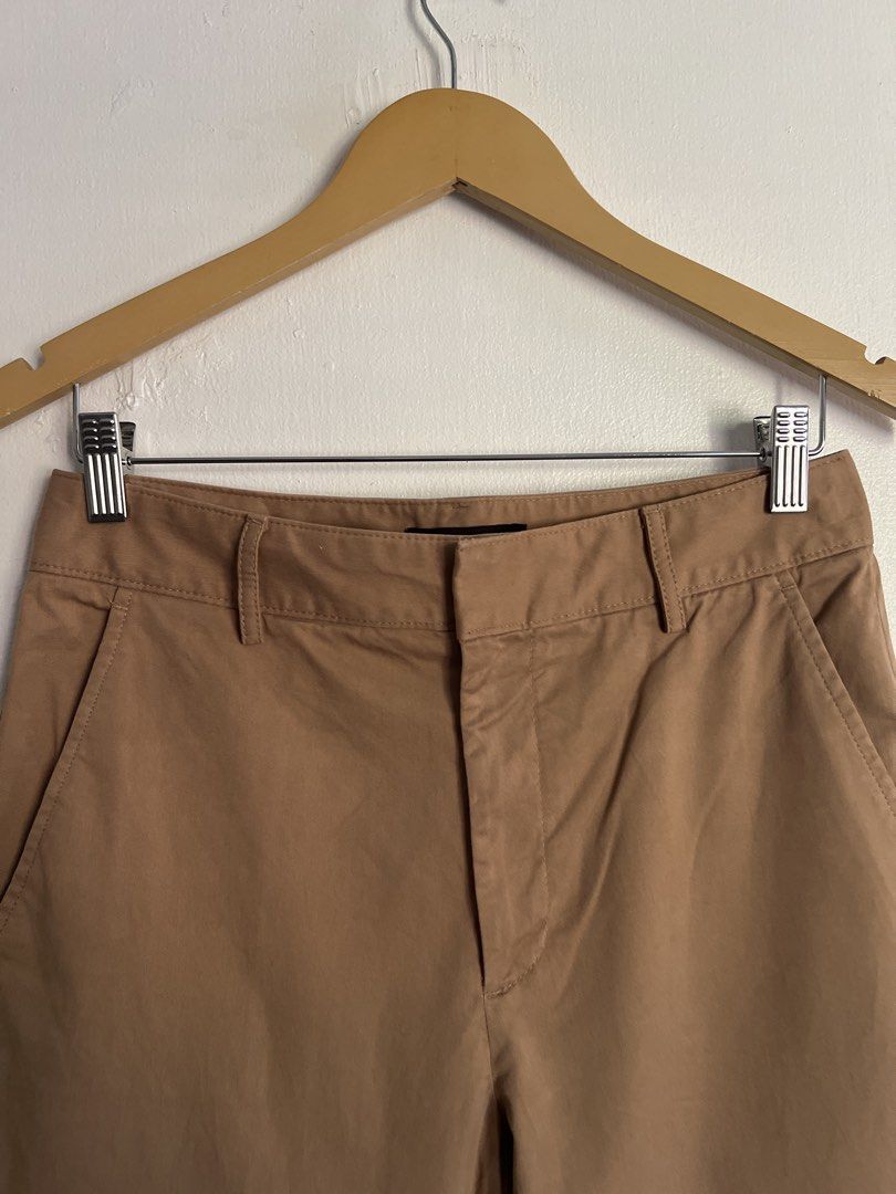 Banana Republic Khaki Trouser (Category: Other Bottoms) located in Las Pinas. Submitted by gaeley (Listing ID 1439272476, Image 2). Description: brand new w/o tag w: 29-30" l: 38" h: 40".