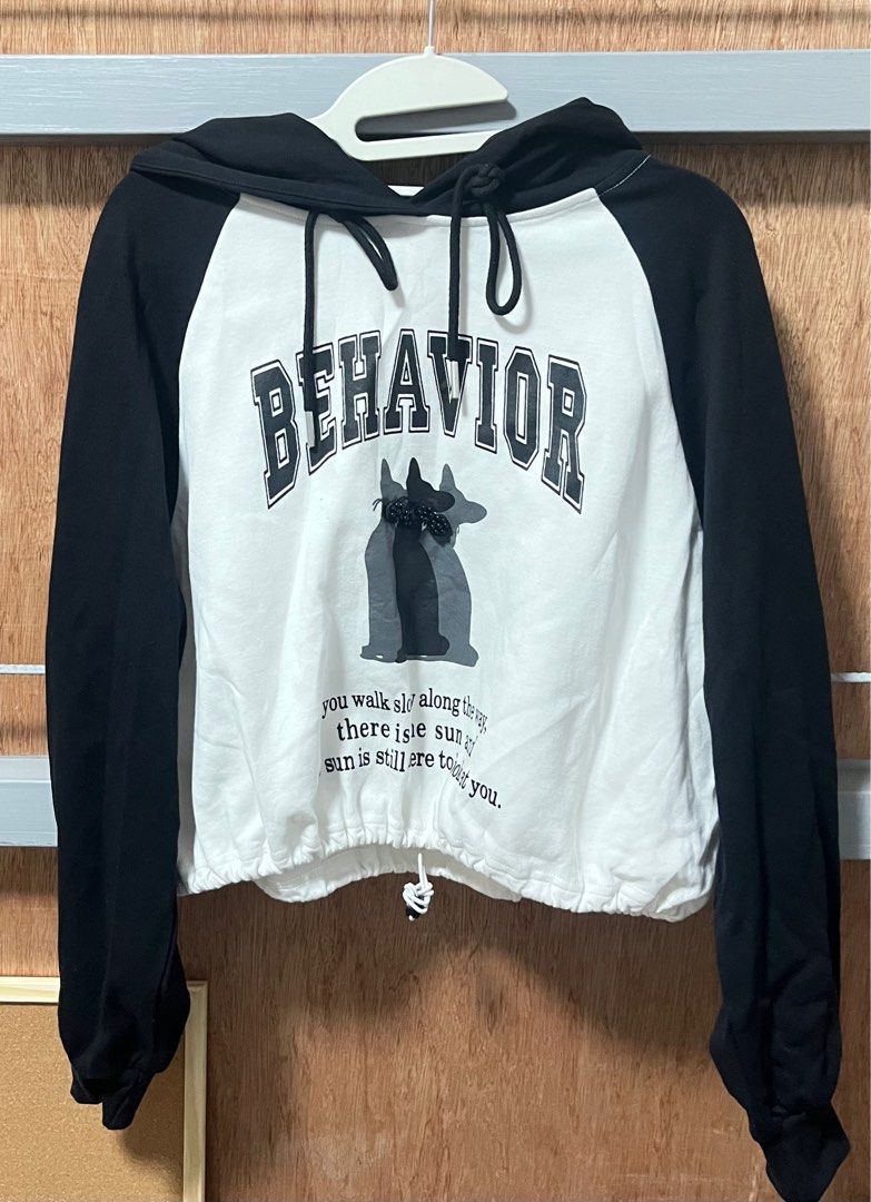 Black & White Hooded Jacket with Garter (Category: Coats, Jackets and Outerwear) located in Quezon City. Submitted by rie.declutter (Listing ID 1439323257, Image 1). Description: .