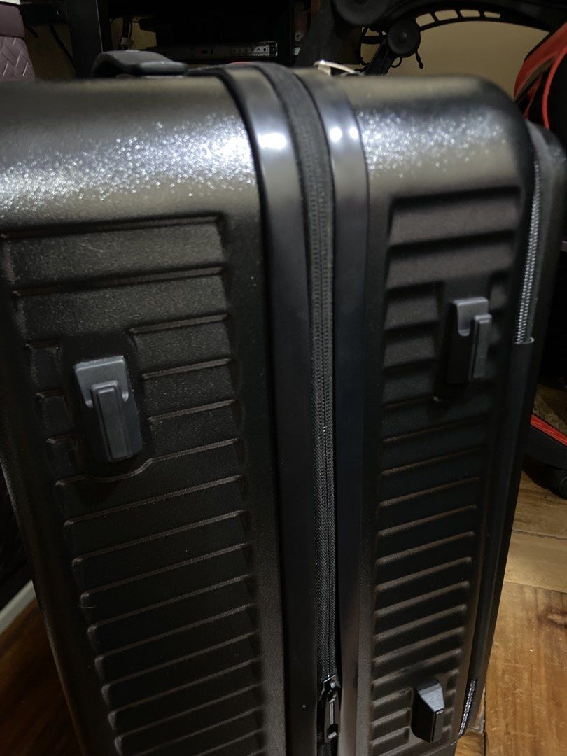 Black Luggage (Front Opening and Expandable) (Category: Luggage) located in Caloocan City. Submitted by dndchie (Listing ID 1439354636, Image 2). Description: Luggage for sale!! Brand: Island Elephant - No box FEATURES: Luggage Size: 20 inch (Carry on Luggage) Luggage Weight: 3.5kg Front Opening and Closing Working Handle and Wheels 360 No dents and scratch Thick Material (ABS+PC) and Large Capacity Side hook Wheel Cover USB Port 20” Laptop Compa
