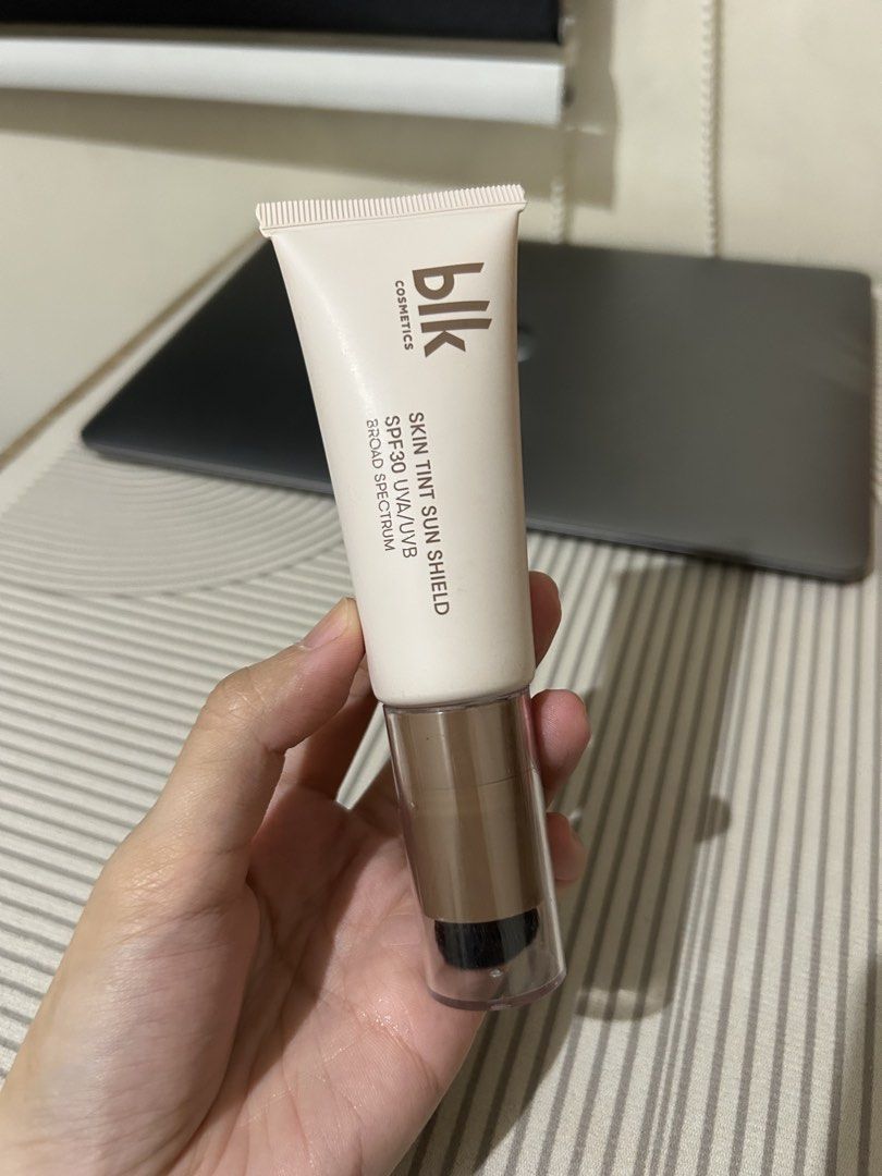 blk universal skin tint - “oat” (Category: Makeup) located in Manila. Submitted by xo.mnstrck (Listing ID 1439392888, Image 1). Description: rfs: not my shade, too light on me • used at least twice lang to test the shade on me • I will clean the brush before shipping it out •no lowballing, orig price is around ₱500+ x sensi .