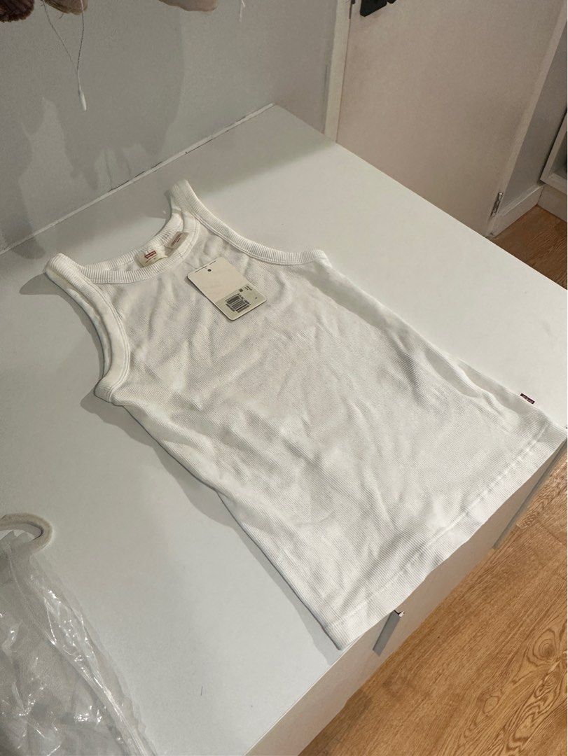 BNWT Levis Tank Top (Category: Sleeveless) located in Davao. Submitted by quickootd (Listing ID 1439358611, Image 2). Description: BNWT Auth levis tank top bought from US selling low small on tag no flaws.