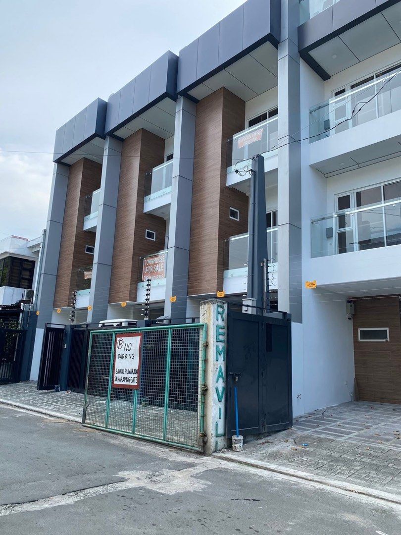 Brand New 3 Storey Townhouse (Category: Townhouse) located in Quezon City. Submitted by patdorasbox (Listing ID 1439400541, Image 2). Description: FOR SALE: Brand New 3 Storey Townhouse 📍 Location: 98 Banlat Road, Tandang Sora, Quezon City 🏷️ Price: P12.8M ✅ Negotiable ✅ Cash or Bank Financing 100% Flood-free area Lot area: 52 SQM Total floor area: 150 SQM - 3 bedrooms with built-in cabinet with 1 maid’s room - 2 toilet and bath - 1 powder room