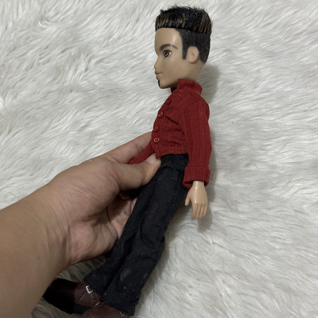 Bratz Boyz Eitan - Secret Date Eitan with Outfit 2003 (Category: Kids Toys) located in Las Pinas. Submitted by thestylecapital (Listing ID 1439300394, Image 2). Description: Bratz Boyz Secret Date Doll Eitan With his outfit! Selling as a set only ୨ৎ˚₊‧♡ Selling as is. Please see pics for condition as this is vintage. * his pants are medj powdery na~.