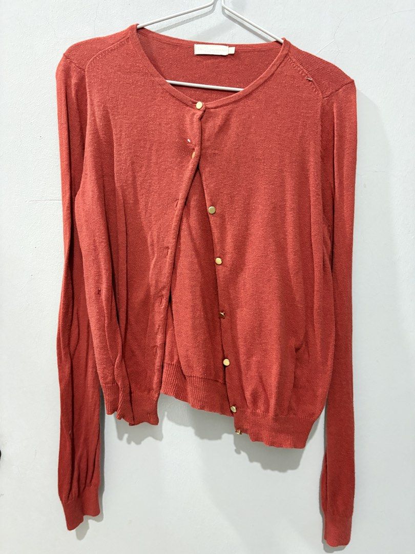 Brick Red Basic Cardigan (Category: Coats, Jackets and Outerwear) located in Klang. Submitted by waninii (Listing ID 1439360726, Image 1). Description: Hmu for more detailss ☺️.