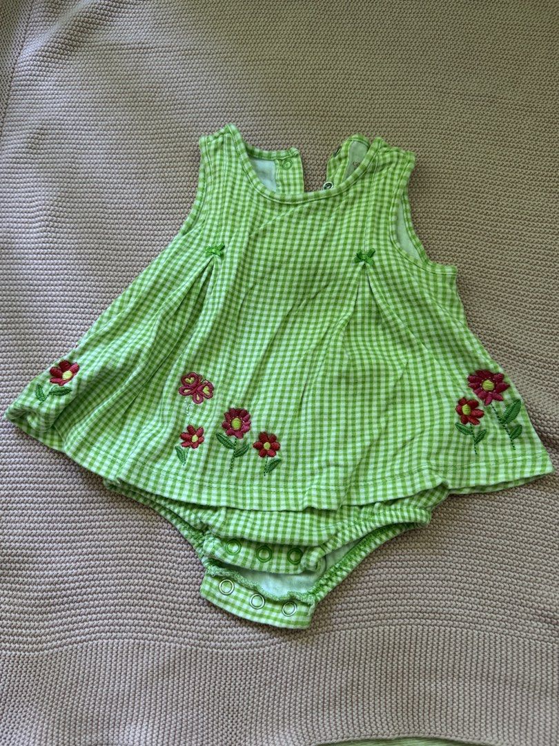 Carter's Green Gingham Romper 3 Months (Category: Babies & Kids Fashion) located in Paranaque City. Submitted by declutterdp (Listing ID 1439281205, Image 1). Description: .
