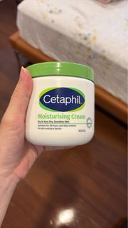 (Category: ) located in . Submitted by lovewarehouseee (Listing ID 1439293754, Image 1). Description: .