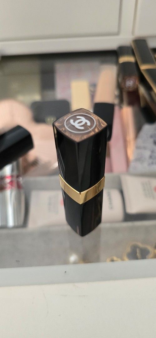 Chanel boy lipstick (Category: Makeup) located in Taguig. Submitted by jubeiqiao03 (Listing ID 1439257991, Image 2). Description: chanel boy 54 coco flash newly bought d bagay saken buy nyo na haha.