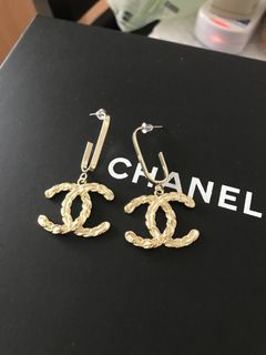 (Category: ) located in . Submitted by vintage.paradise_online.shop (Listing ID 1439369445, Image 1). Description: .