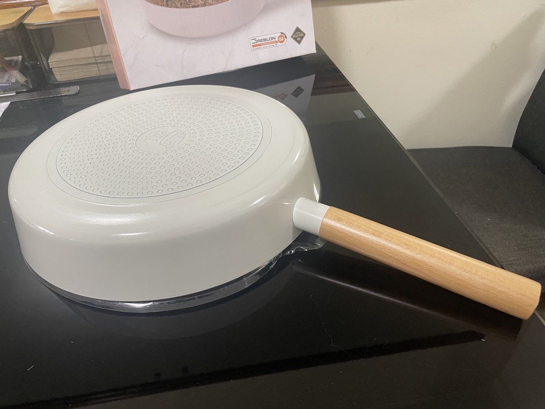 Chef's Gallery Zita Frying Pan (Category: Cookware & Accessories) located in Antipolo. Submitted by MarieAnneYu (Listing ID 1439400285, Image 3). Description: - Chef's Gallery Zita frying pan - 30 cm x 6 cm - Non-stick surface (German technology) - Light beige interior - Wooden handle - Includes original box - Brand new : original price ₱1,429.-.