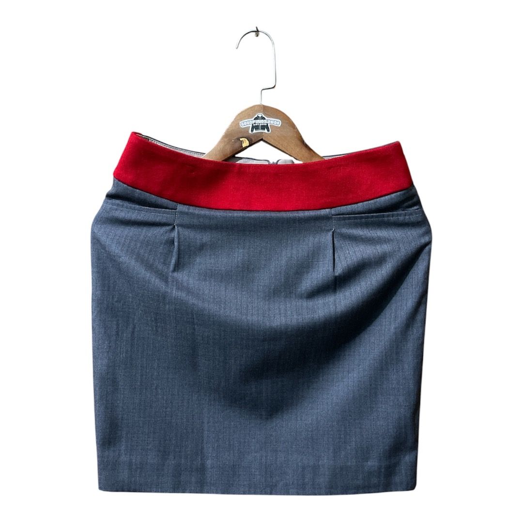 Christian Dior Pencil Skirt (Category: Luxury Apparel) located in Baguio. Submitted by goodfinds2600v2 (Listing ID 1439379766, Image 1). Description: Size on tag: 38 fits 30 waist via tape measure Dimensions: L- 18 W- Description: WMNS (Asian Size) Condition: Excellent Issue/s: — .
