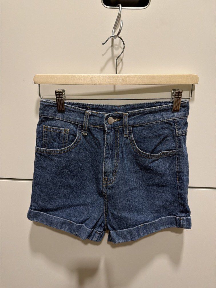 Chuu -5kg Mid blued denim shorts (Category: Shorts) located in Quezon City. Submitted by cath.ponce (Listing ID 1439307218, Image 1). Description: .