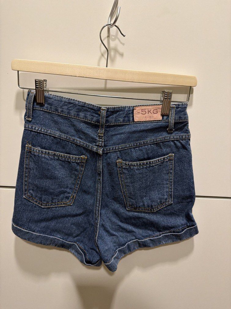 Chuu -5kg Mid blued denim shorts (Category: Shorts) located in Quezon City. Submitted by cath.ponce (Listing ID 1439307218, Image 2). Description: .