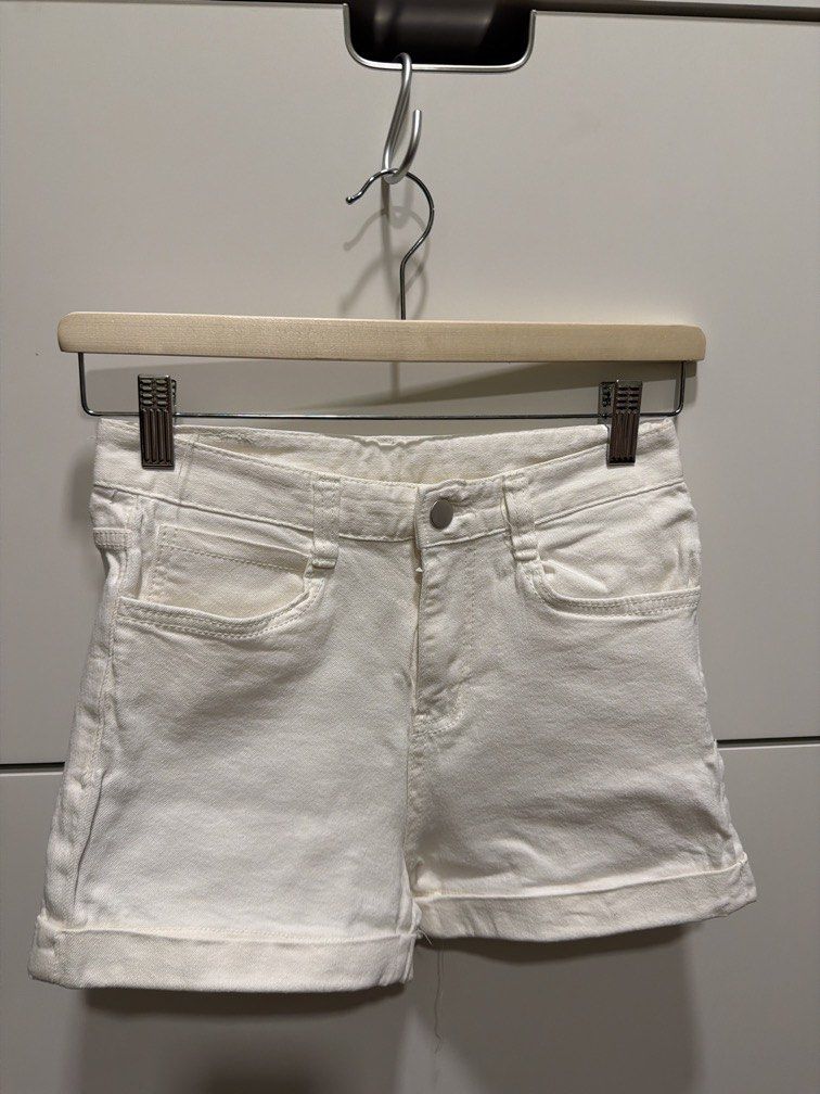 Chuu -5kg white denim shorts (Category: Shorts) located in Quezon City. Submitted by cath.ponce (Listing ID 1439308139, Image 1). Description: .