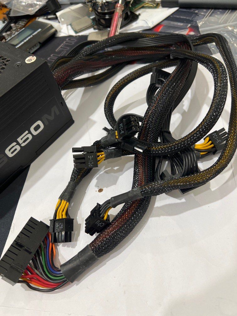 Cooler Master 650 watts PSU461062588261345283