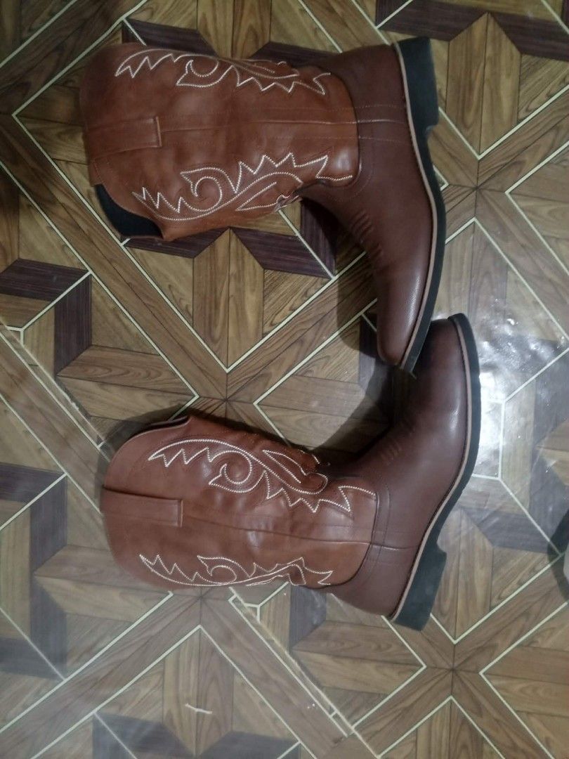 Cowboy style boots ( unisex ) (Category: Boots) located in Binmaley. Submitted by shopwith.ley (Listing ID 1439278353, Image 3). Description: .