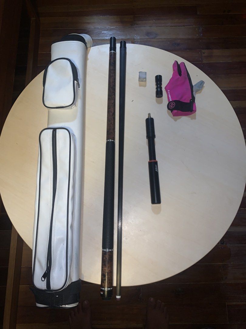 Cue Stick (Category: Billiards and Bowling) located in Mati. Submitted by ivann302005 (Listing ID 1439366981, Image 1). Description: yfen carbon cue stick-12.5mm Titan Tip(same as Johann Chua) w/free extension,gloves,tapper,chalk.
