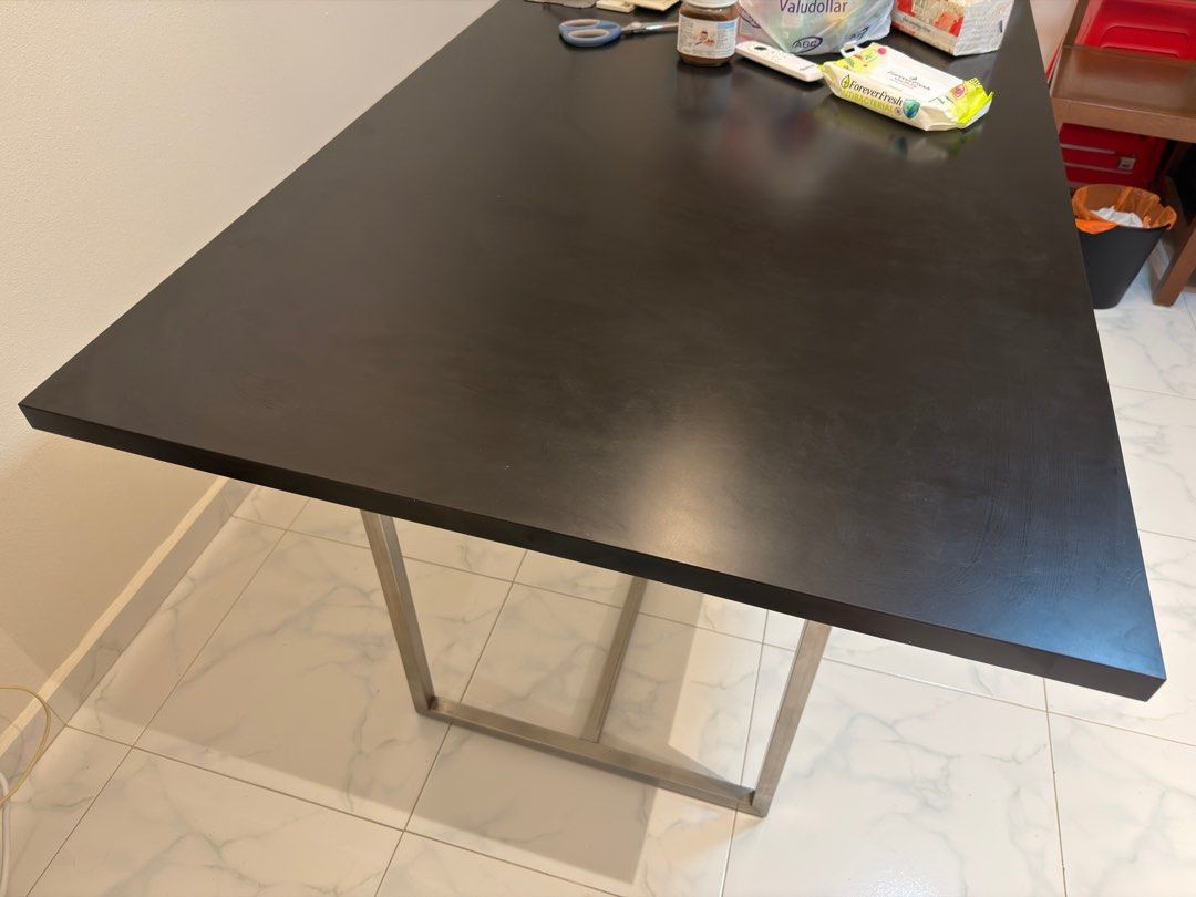 Dining Table (Category: Tables & Sets) located in Singapore. Submitted by jingjing123587 (Listing ID 1439388284, Image 2). Description: .