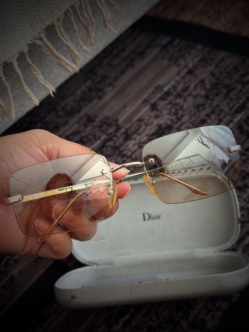 Dior Sunglasses (Category: Sunglasses & Eyewear) located in Cavite. Submitted by raqylight (Listing ID 1430419325, Image 2). Description: No scratches No damage In good conditon.