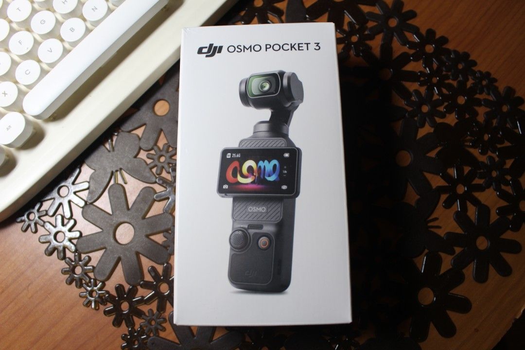 DJI OSMO POCKET 3 STANDARD COMBO (Category: Cameras) located in Tarlac. Submitted by trishatrish3 (Listing ID 1439357500, Image 1). Description: BRAND NEW SEALED Standard Combo Complete Inclusion RFS: WILL SWITCH TO DJI OSMO ACTION 6 with free additional pouch buy nyo na po, super low price na po.
