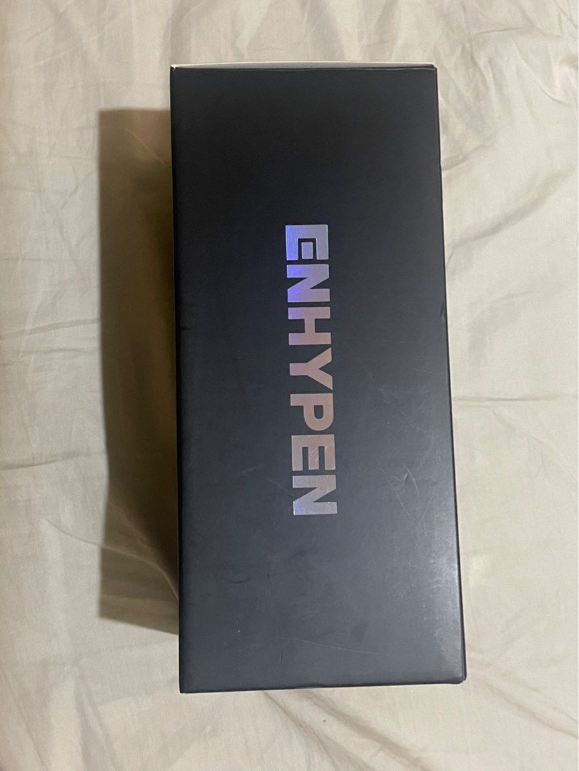 enhypen lightstick / engene bong ver. 1 (Category: K-Wave Merchandise) located in Manila. Submitted by chizkawa (Listing ID 1439355111, Image 2). Description: - authentic! - still works perfectly! - used once in fate in ncc, so might have tiny scratches <3 - payo to secure inclusions! - comes with the box, dust bag, strap - photocards (will add P100) mop: gcash, gotyme mod: j&t .