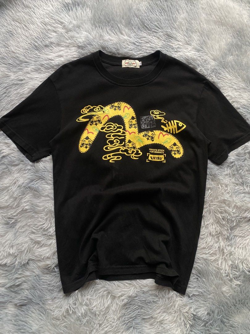 EVISU BIG PRINT SHIRT (Category: Tshirts & Polo Shirts ) located in Cavite. Submitted by lwrnc.444 (Listing ID 1439377970, Image 1). Description: EVISU BIGPRINT SHIRT GOOD CONDITION COMPLETE TAGS DIMES WIDTH 19 LENGTH 27.5 🏷️199+SHIPPING FEE DASMARIÑAS CAVITE LOC.