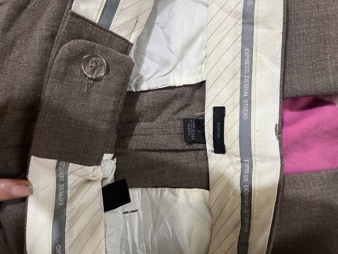 Express Design Studio Brown Pants (Category: Other Bottoms) located in San Jose del Monte. Submitted by sofiah2997 (Listing ID 1439308412, Image 2). Description: - Express Design Studio brown pants - Size 2 - Button closure - Classic design - Straight leg cut - Woven fabric -28-30 -length 42.