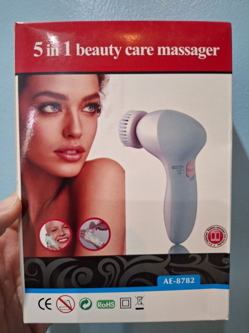 Face massager (Category: Face Care) located in Taguig. Submitted by 1stdibs (Listing ID 1439304015, Image 1). Description: Face Massager battery powered.