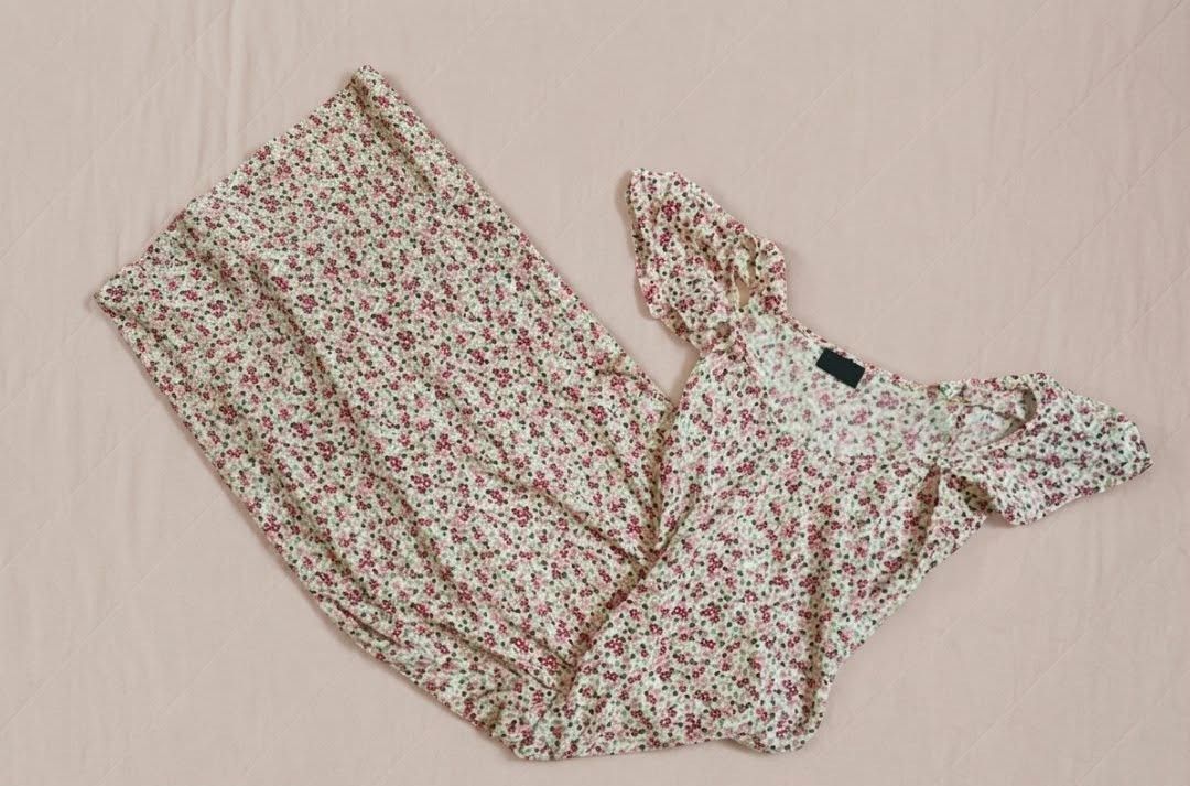 fairy floral maxi dress (Category: Dresses) located in Quezon City. Submitted by eya_fits (Listing ID 1439360080, Image 1). Description: .