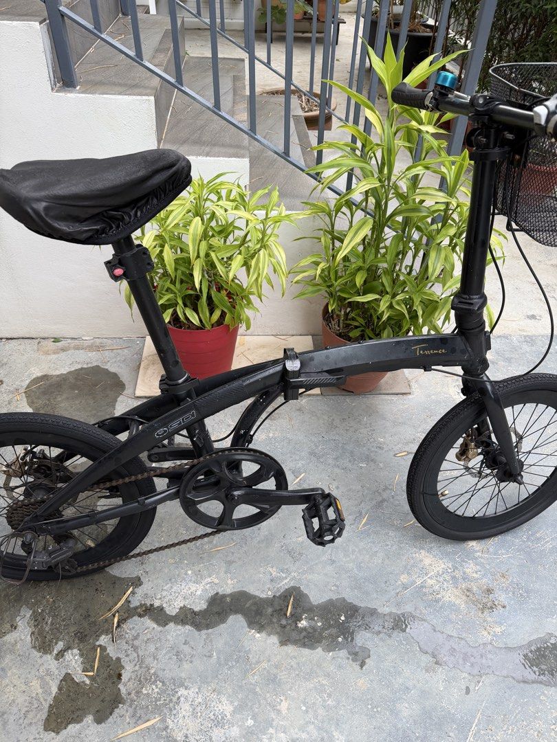 Foldable Bicycle Java (Category: Bicycles) located in Singapore. Submitted by black_pink8 (Listing ID 1439392551, Image 1). Description: The bike has new tires that were just replaced recently, and the brake fluid was changed recently as well. Foldable bike for sale Rideable condition Gear shifter needs replacement/repair Brake working Bicycle self collection: 331 Upper Paya Lebar Rd, Singapore 534949.