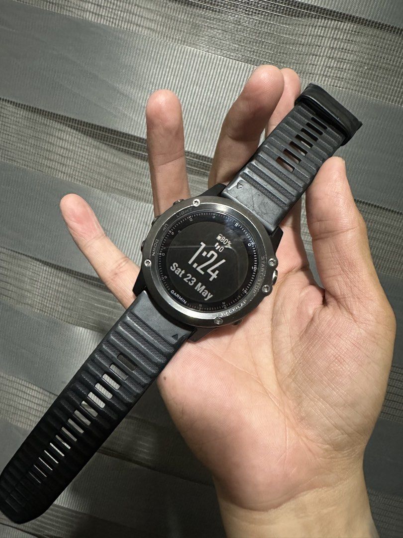 Garmin Fenix 3 Sapphire (Category: Men's Watches) located in Quezon City. Submitted by gavsretro (Listing ID 1439405614, Image 1). Description: All working Battery is great Orig stock strap Clean glass Water resistant No repair Can connect via phone Battery life Approx: 5 to 7 days pa po sa normal mode Package: Unit and original Charger.