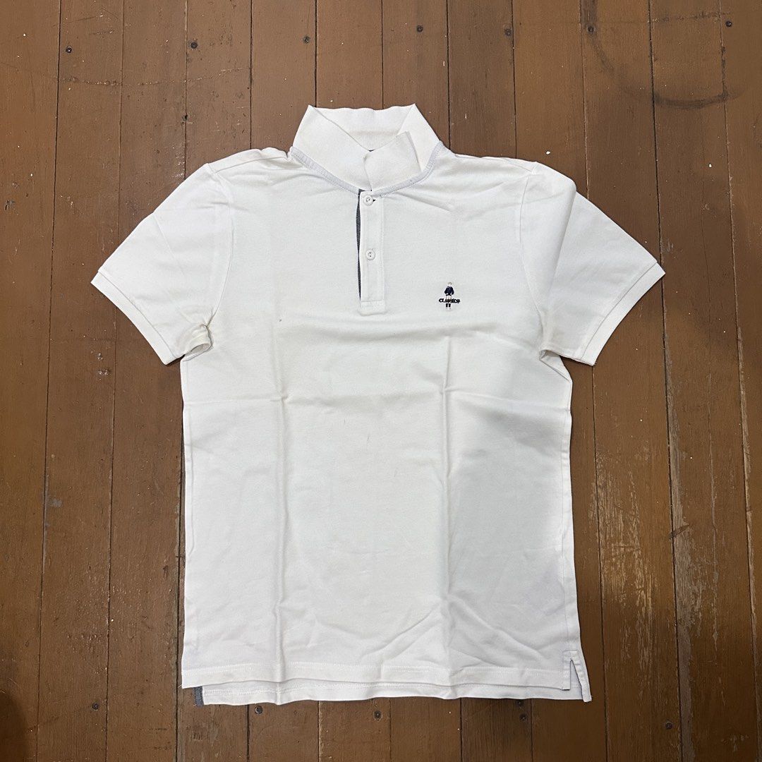 Giordano Polo Shirt - Size M (Category: Tshirts & Polo Shirts ) located in Pasig City. Submitted by rekdi (Listing ID 1439409149, Image 1). Description: Original Giordano polo with clean minimalist design and embroidered detail. Still in good condition with minimal signs of use. Has very small stains that are barely noticeable when worn. Dimensions: - Length = 26 inches - Width = 19.5 inches RFS: Decluttering DM me if interested.