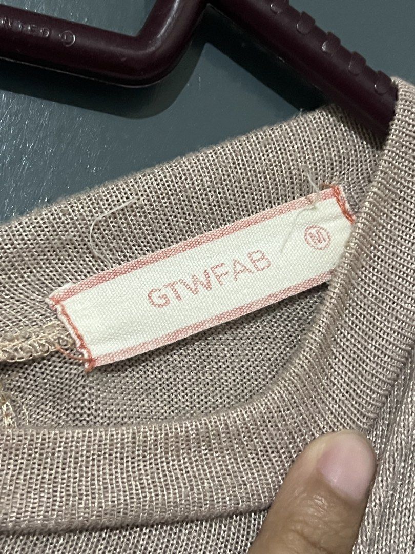 GTWFAB Beige Dress - Size M (Category: Dresses) located in Antipolo. Submitted by chi._.declutters (Listing ID 1439351726, Image 2). Description: RFS: need funds Bought from SM Department Store - Brand: GTWFAB - Size: M - Design: Beige outer layer, black inner layer - Sleeves: Three-quarter length - Neckline: Round.
