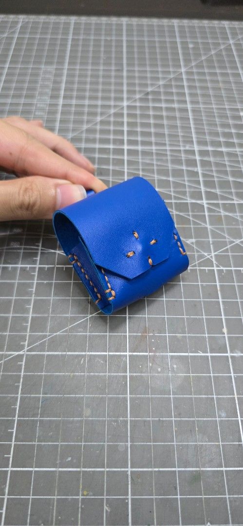 Handmade Leather Airpods 1 / 2 case461324783306024960