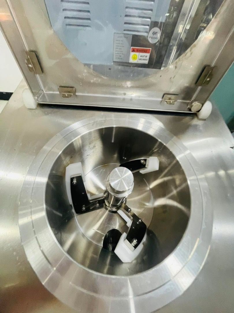 Hard Ice Cream Machine (Category: Industrial Equipment) located in Caloocan City. Submitted by jenalyn_888320 (Listing ID 1439271018, Image 2). Description: HARD ICE CREAM MACHINE!!!! #icecream #icecreamlover #icecreamtime #icecreamloversunite Hard ice cream machines, often called batch freezers, are designed to churn and freeze ice cream to a firm, scoopable consistency. Unlike soft serve machines that dispense directly into a cone, these units 