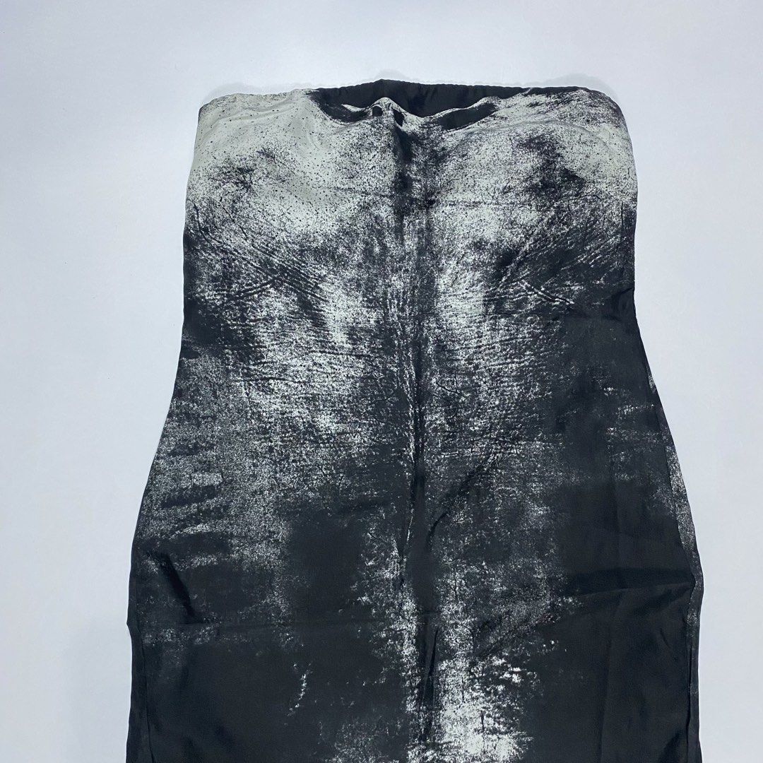 Helmut Lang - Sleeveless Mini Dress (Category: Dresses) located in Cavite. Submitted by pastseas0n_ (Listing ID 1439363710, Image 3). Description: Helmut Lang - Sleeveless Mini Dress Size : 0 FLAT MEASUREMENTS Width : 15 inches Length : 32 inches Hip : 18 inches 9.5/10 CONDITION Excellent condition Runway piece Silk.