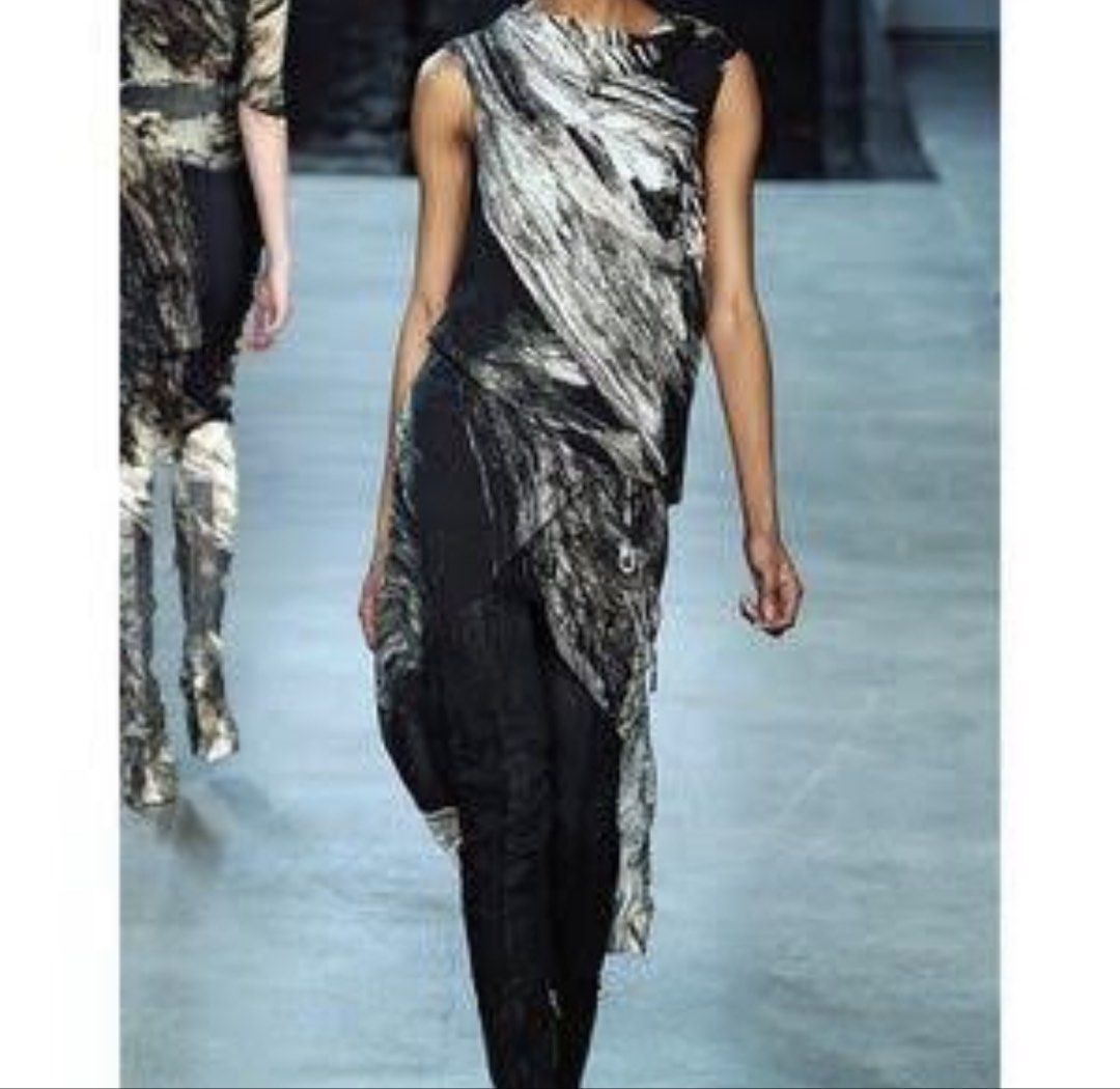 Helmut Lang - Sleeveless Mini Dress (Category: Dresses) located in Cavite. Submitted by pastseas0n_ (Listing ID 1439363710, Image 1). Description: Helmut Lang - Sleeveless Mini Dress Size : 0 FLAT MEASUREMENTS Width : 15 inches Length : 32 inches Hip : 18 inches 9.5/10 CONDITION Excellent condition Runway piece Silk.