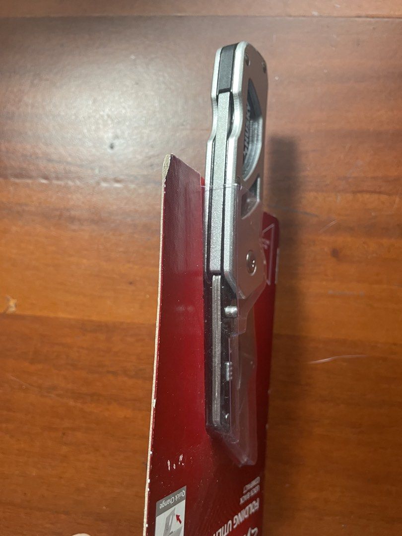 Husky folding utility knife (Category: Knives & Chopping Boards) located in Pasig City. Submitted by mamasfinds (Listing ID 1439381436, Image 3). Description: .